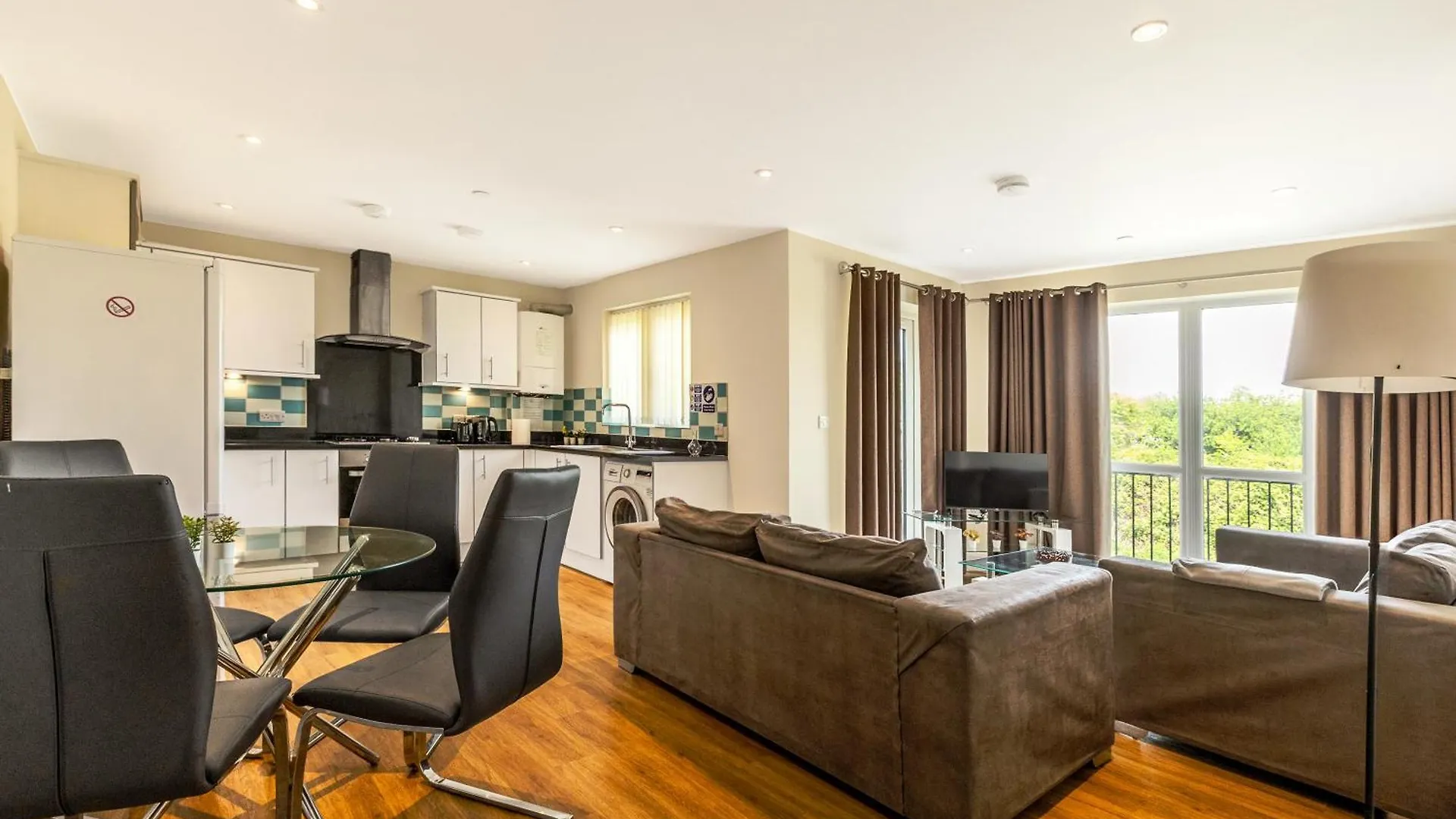 Apartment 2Br Apt With Balcony, 5 Mins To Heathrow Stanwell United Kingdom
